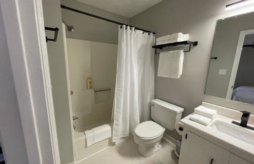 Azalea: 2 primary bedrooms w/ bathrooms - Foto 20