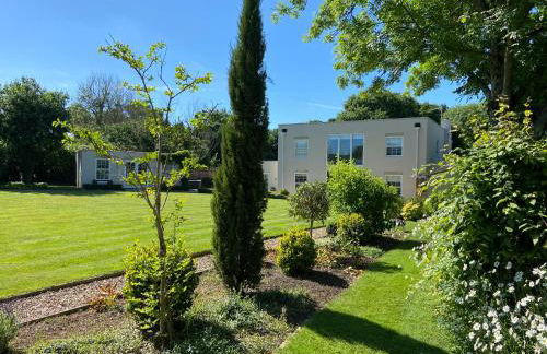 Large Country House with Hot Tub, Pool Table, and Log Burner - Photo 7