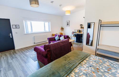 Modern Barn Conversion - Photo 33