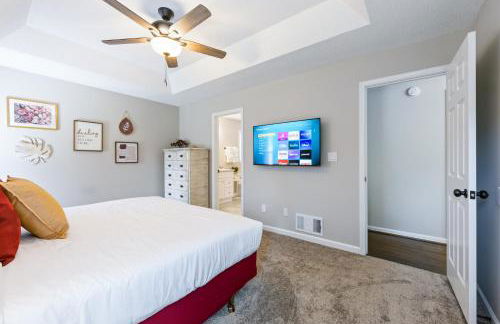 Fully Fenced & Stylish 3BR Near LakePoint Sports - Foto 20