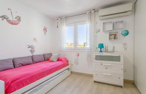 Bonita casa en urbanización privada muy cerca del mar y de Alicante - Foto 14