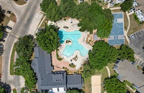 Courts & Pool - Sleeps 12 - Family Oasis - Photo 30