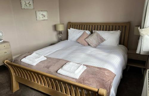 The Blue Cottage with luxurious Super King bed - Photo 34