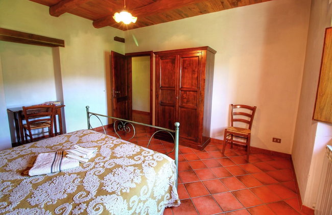 Charming Tuscan Farmhouse - Photo 24