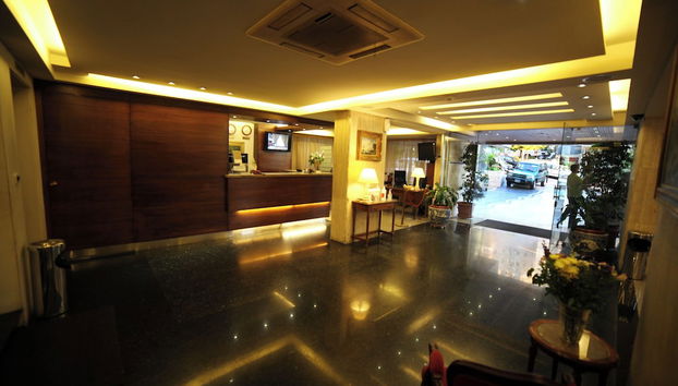 Coin salon dans le hall