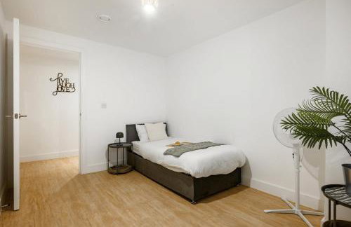 Huge Digbeth Apt Sleeps 8 5bed Free Parking. - Foto 18