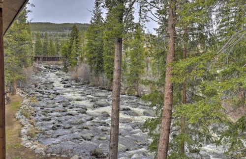 Fireplace and Stream Access Cozy Grand Lake Retreat - Foto 2