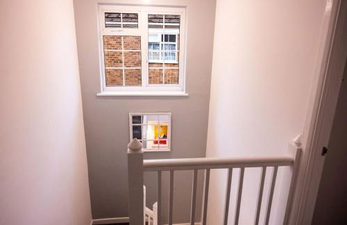 Conyngham Villa, Luxury Detached House, 6 Beds, 4BR,Large garden, Parking - Sleeps 8 - Foto 34