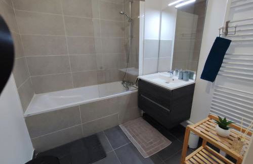 L'AuthentiCité, jardin et parking au centre-ville - Foto 20