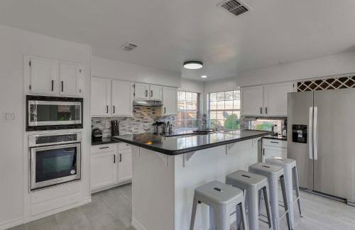 Luxury Holiday Home 5BR Hot Tub, Pool & Beautiful Backyard - Foto 13