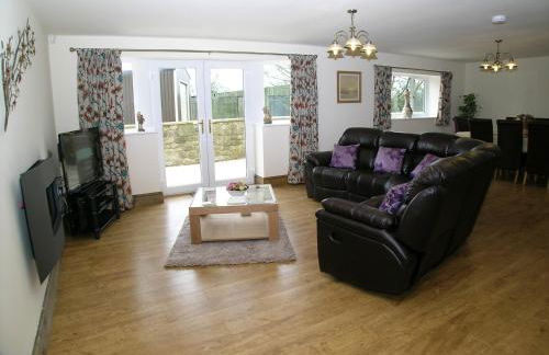 Fallow House - Photo 9