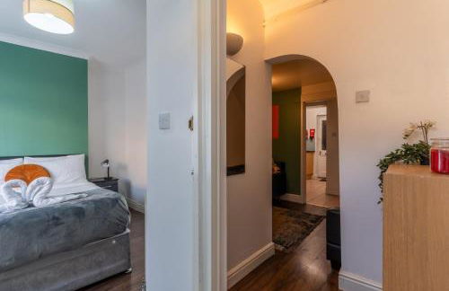 "Furnished Rentals Direct" DominionHouse cul-de-sac Home for 6 people in Anfield near LFC, Goodison Park, Free Street Parking, Suits Travellers, contractors and Family, Near Football action and 10 minutes drive to Liverpool City Centre - Foto 23