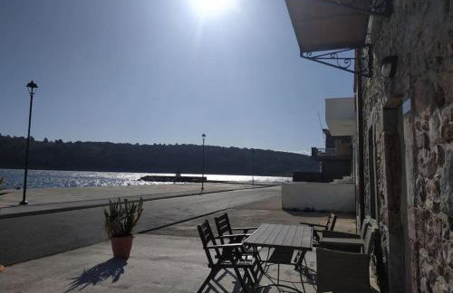 Seafront two-storey house in Kardamyla - Foto 14