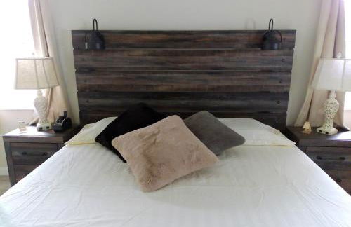 Villa Varona Resort, Heated Pool, Ping-Pong, Pool Table, Fire Pit and Pergola - Foto 62