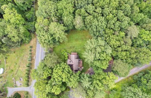 Poconos True Log Cabin with Sauna, Movie Theather, Hot Tub & Fire Pit! - Photo 48