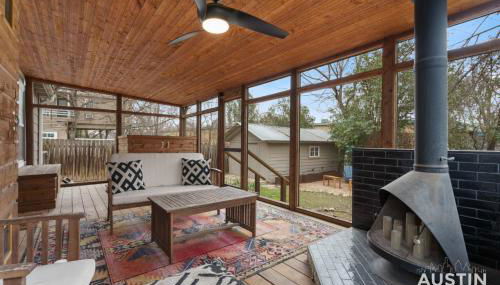 Elegant Escape Gourmet Kitchen and Outdoor Living - Foto 1