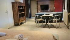 Le Clos Saint Jean, vue Cité, piscine et parking - Photo 3