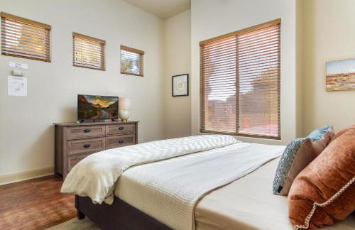 A super variety of games, golf carts, & unique decor near Zion National Park! - Foto 17