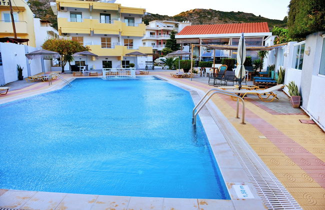 Maroula Studios - Foto 1