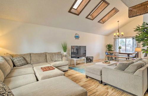 Family-Friendly Aurora Vacation Rental with Yard! - Foto 5