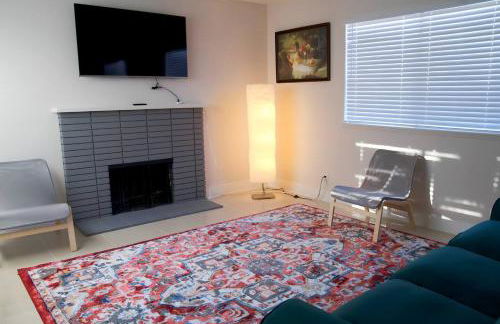 Vegas Hideaway with Jacuzzi & Pool by Strip - Foto 34