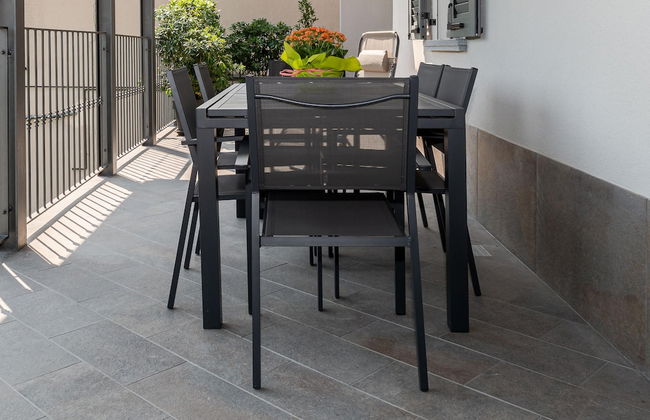 Luxury 1 in Como With 2 Bedrooms and 2 Bathrooms - Photo 29