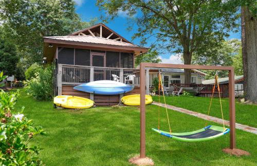 Lakefront Lodge with King Beds and Game Lounge - Foto 26