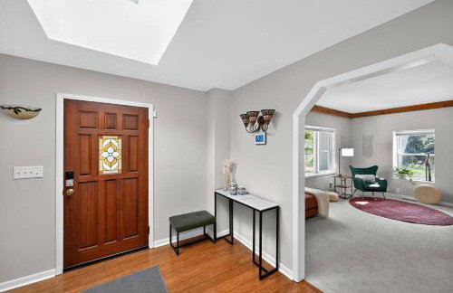 Secluded Luxe 5BR Estate| Pool, Wineries, Near ND - Foto 7