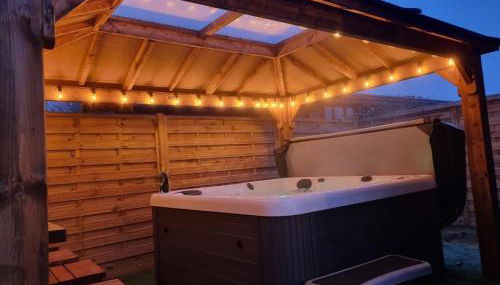 Luxury log cabin with hot tub- York - Foto 2
