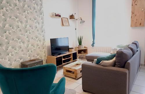 L'artistique, 4 lits, 2 chambres, stationnement gratuit, spacieux, atypique - Photo 17