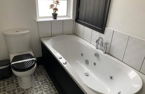 Contemporary & Chic inner terrace 5 mins from Barnsley town centre - Foto 6