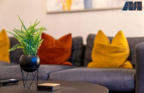 Cosy 2-Bed House I Easy Edinburgh Access I Sleeps 4 - Photo 6