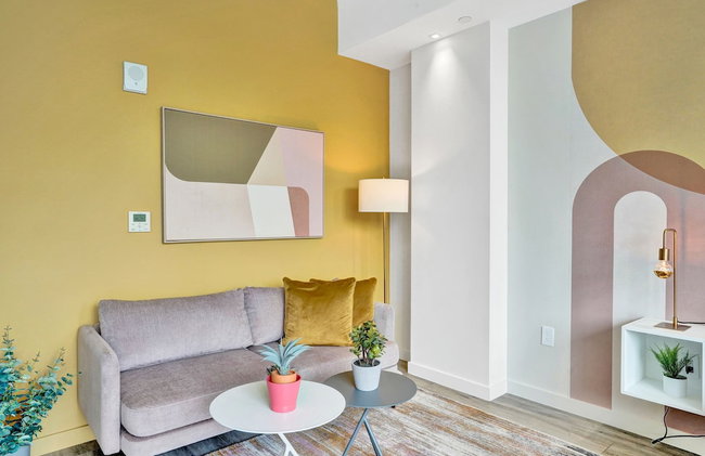 Design District Suites - Photo 37