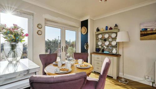 Sunny Downs - Photo 4