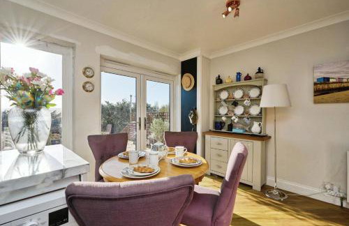 Sunny Downs - Photo 4