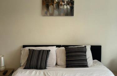 A Home from Home -2 Bed Flat & Free Driveway Parking - Foto 39