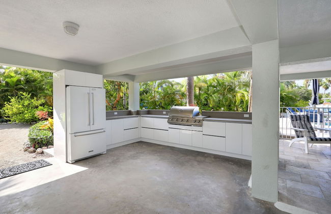 Waterfront Luxury Home With Pool And Boat Dock 3 Bedroom Home by RedAwning - Foto 41