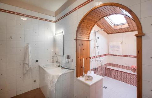 Lovely Apartment In Massa E Cozzile - Foto 32