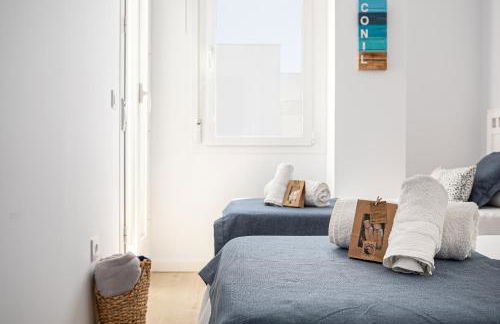 CASA LA PLAYA-CONIL Vacaciones de Lujo en Conil con Todas las Comodidades NETFLIX-HBO-DISNEY-CANALES DE FUTBOL-WIFI ALTA VELOCIDAD-SMART TV 65"-ALEXA - Foto 24