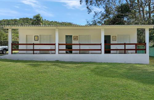 Sítio com Churrasqueira, Piscina, Lago e Natureza - Foto 33