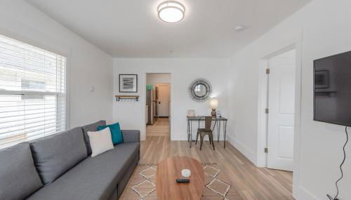 #StayinMyDistrict Coos Bay Goldfinch Cottage - Foto 4