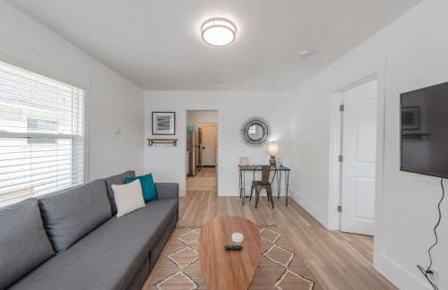 #StayinMyDistrict Coos Bay Goldfinch Cottage - Foto 4