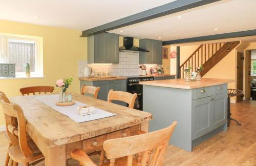 Muddy Udders Dairy - Photo 8