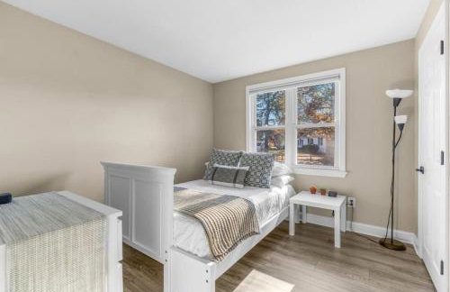 Cozy Spacious Home Walk to the Beach and 1 Mile to Downtown Hyannis - Photo 11