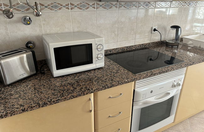 Poolside Apartment with 2 bedrooms, patio and BBQ - Foto 13