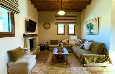 Alexi's House - Photo 8