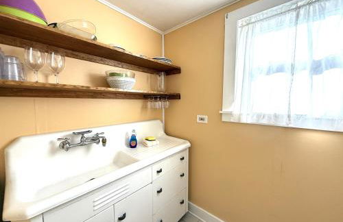 Cottage 8-9 - Stand Alone 2 Bedroom 2 Bath Private Courtyard Pet Friendly with Fee - Photo 5