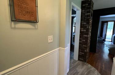 Home 7 beds, 2 baths Farmstay at Pygmy Goat Farm Byron Center Michigan - Foto 7