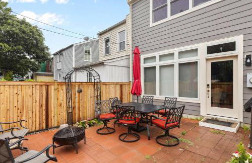 Classy Old Town Getaway 3-BR in Perfect Location - Foto 22