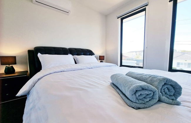 Brand new House - Modern Home in Great Location - Foto 14